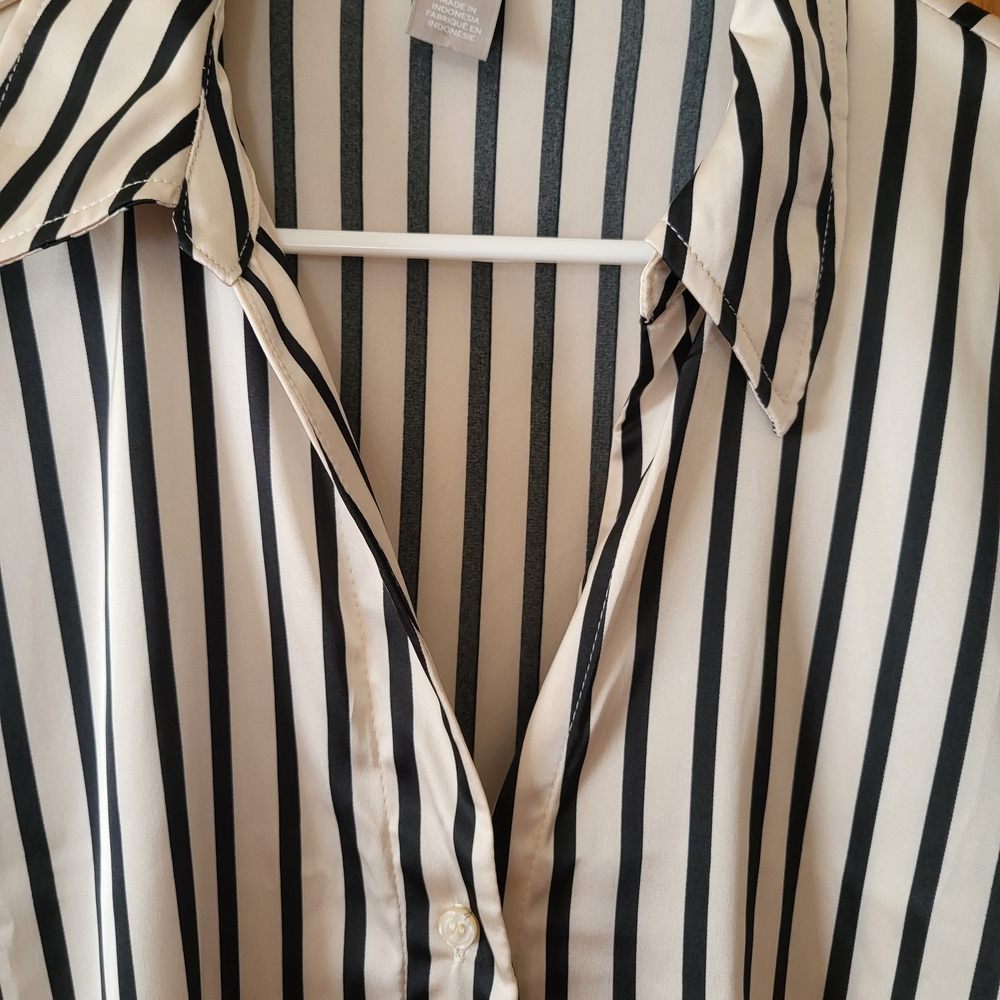 H&M Black and Cream Striped Blouse - Picture 2 of 5